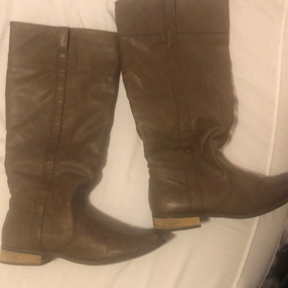Boots - Picture 1 of 4
